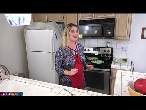❤️ Belle-mère qui le traie dans la cuisine avant son rendez-vous. ❤❌ Vidéo de porno at us fr.loanworld.top